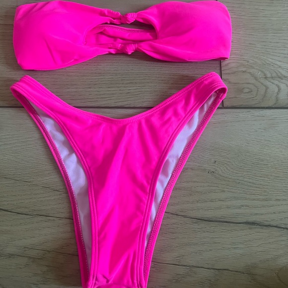 hot pink strapless bikini - Picture 1 of 2